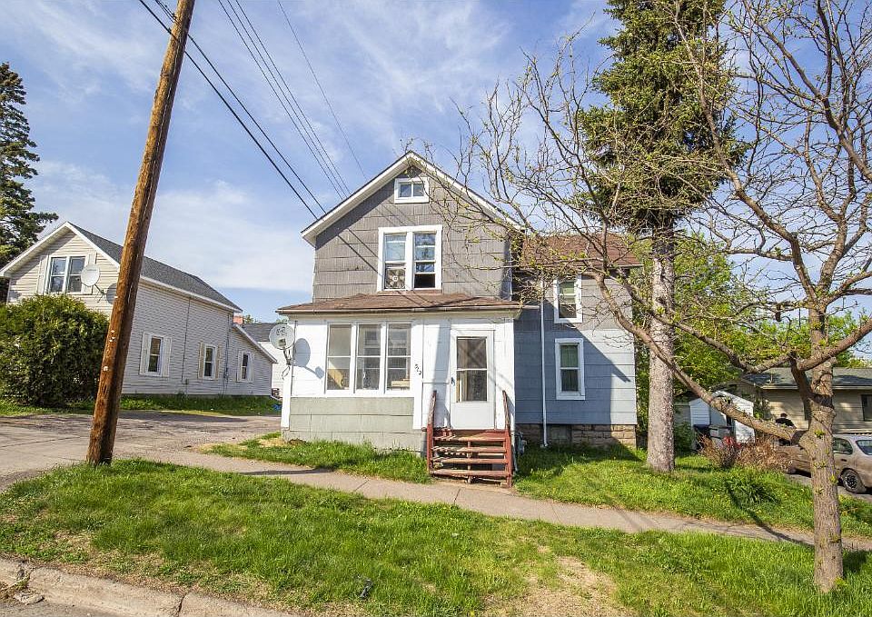 2nd image of 512 N 3rd Ave E