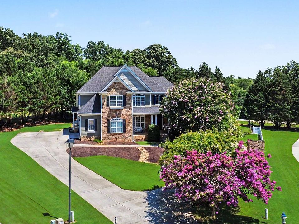 1st image of 124 Waterford Ct