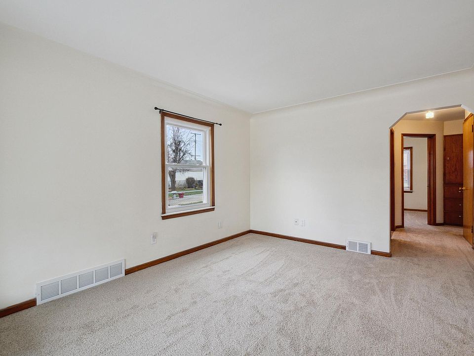 1st image of 954 Moran Ave