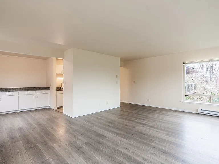 Fairway Apartments — Photo 18