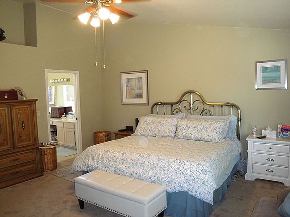 4th image of 3007 N Meadow Ln