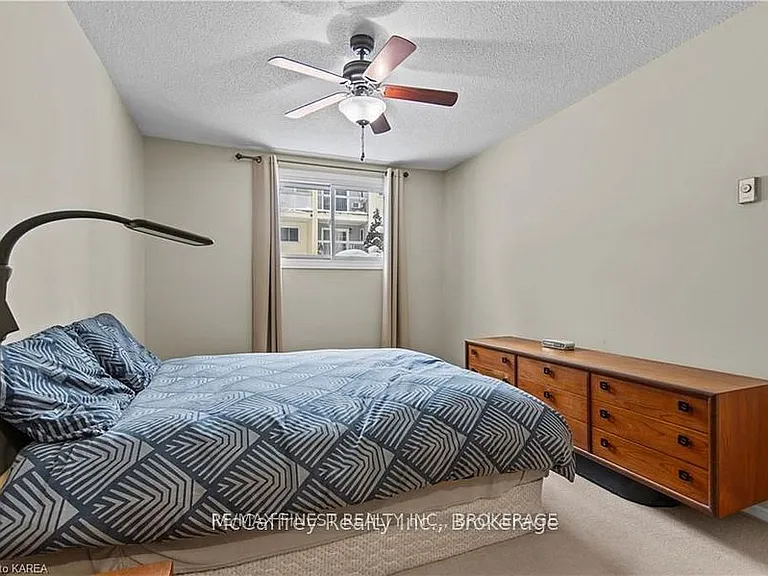 1010 Pembridge Cres #110 — Photo 9