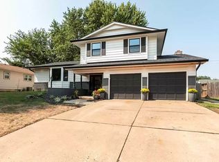 819 N Farmington Dr, Derby, KS 67037