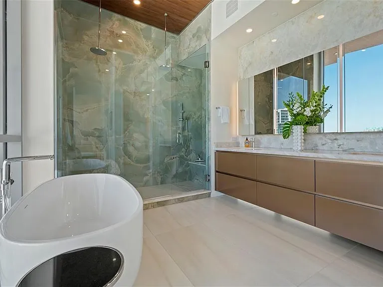 111 Golden Gate Point #Penthouse 802 — Photo 35