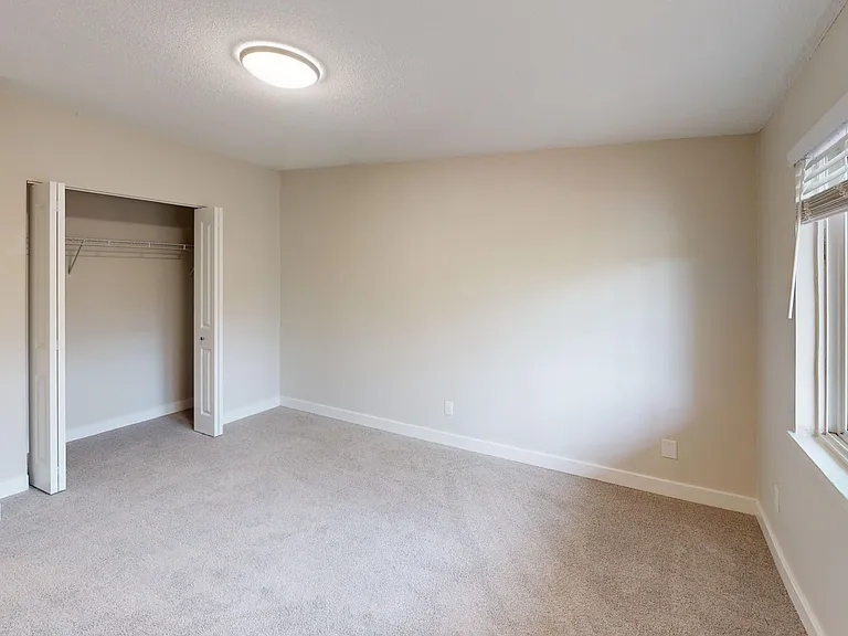 1515 W Kirby Ave — Photo 11
