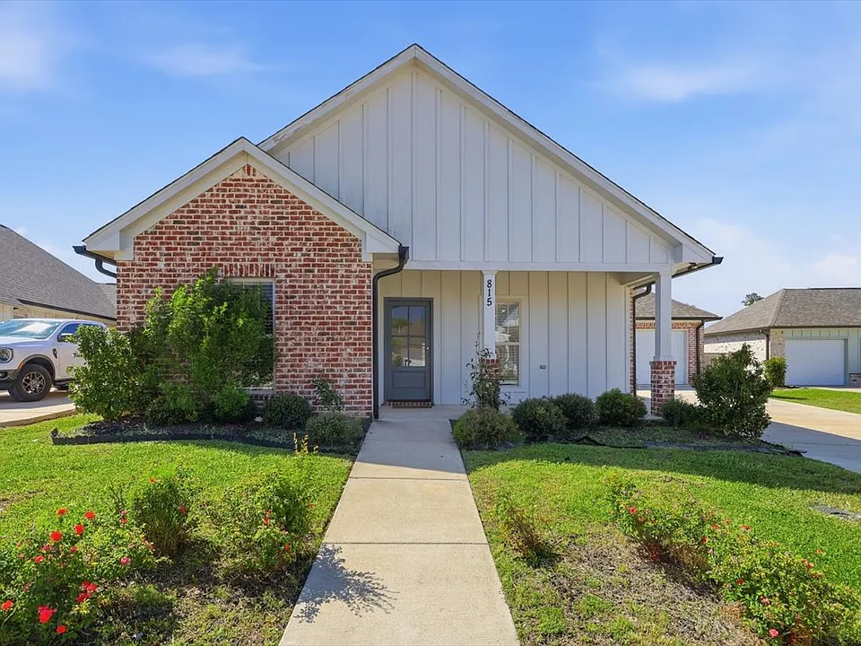 815 Long Leaf Cir