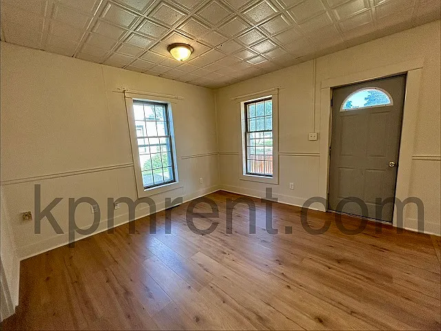 912 2nd Avenue Northeast - 1 — Photo 4