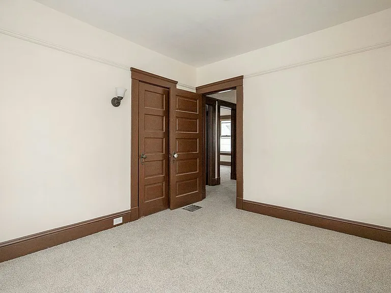 10937 Tacoma Ave — Photo 6
