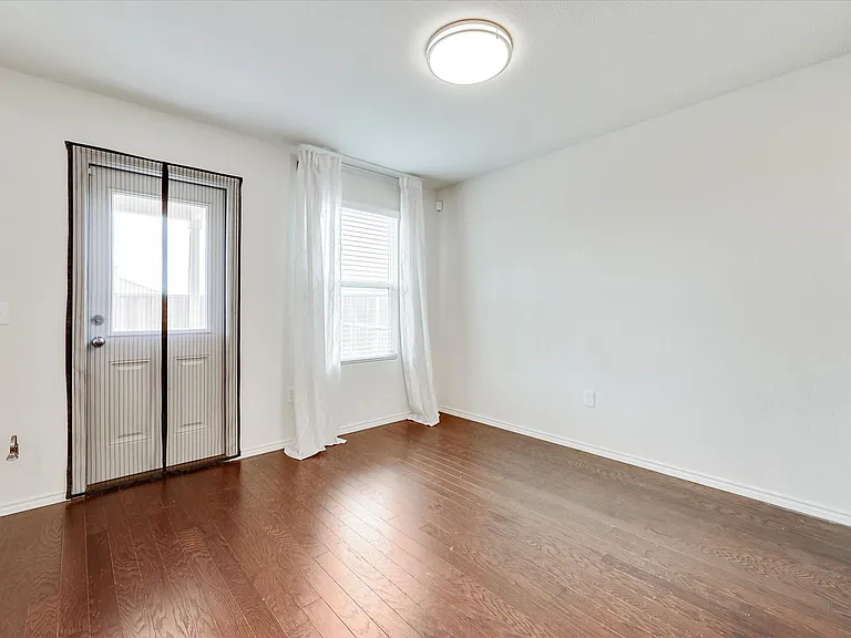 1633 Vernon Dr — Photo 17
