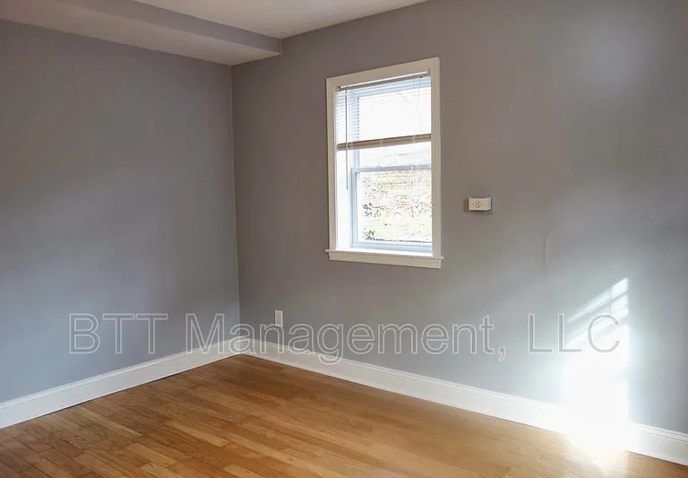 8105 Greenwood Ave #E — Photo 40