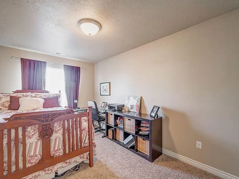 3130 N Provence Ln — Photo 5