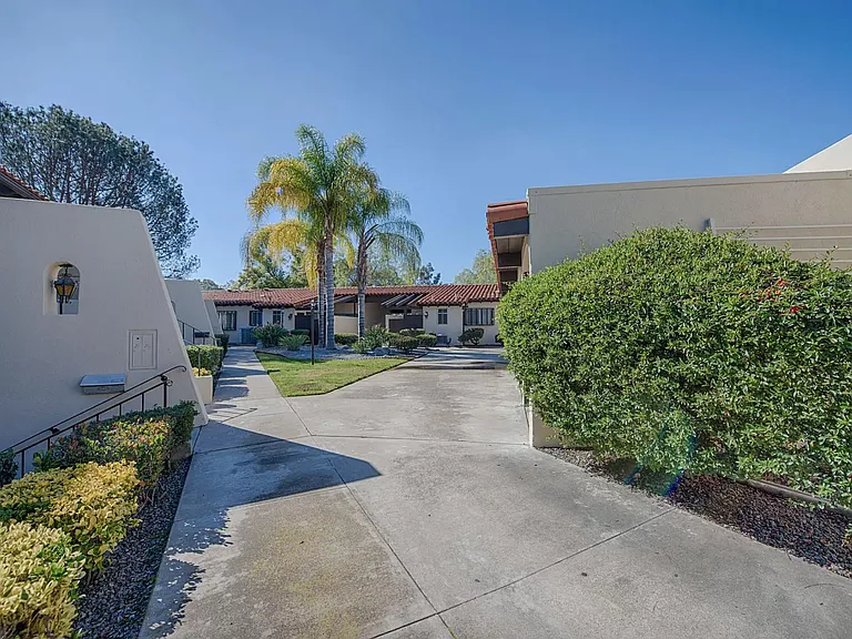 17027 Bernardo Center Dr #B — Photo 19