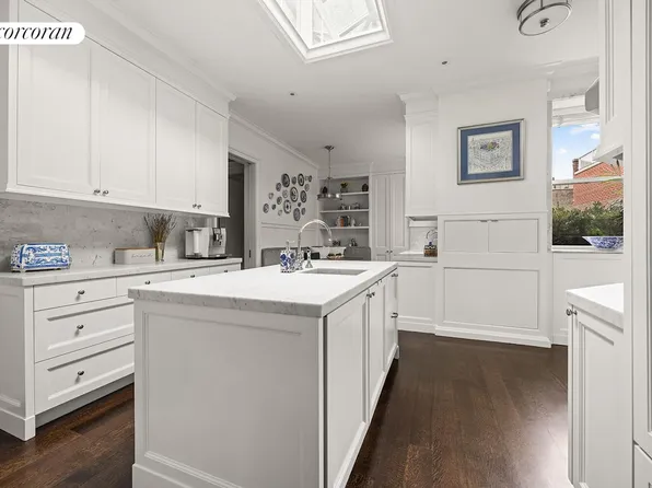 16 East 96th Street image 4 of 23