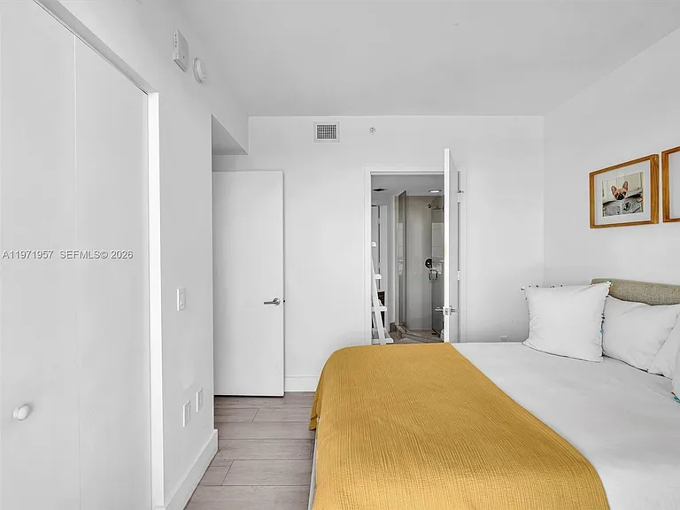 121 NE 34th St #2016 — Photo 38