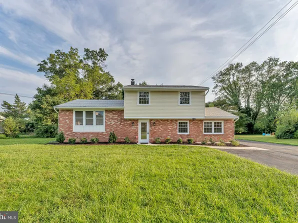 1869 Monarch Ln, Vineland, NJ 08361