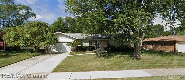 2nd image of 32649 Desmond Dr