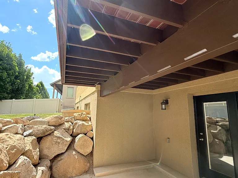 2049 W Sunflower Ln — Photo 38