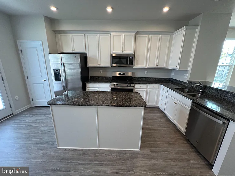 526 River Rd — Photo 24