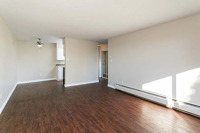 1021 4th Ave — Photo 6