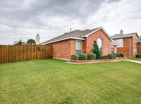 2nd image of 3301 Aqueduct Ct