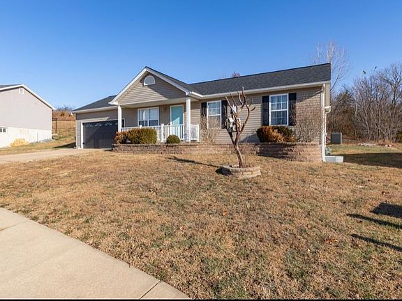 5th image of 818 Hawks Circle Dr