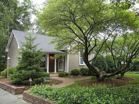 3rd image of 6523 Carrollton Ave