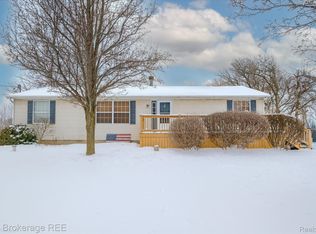 8247 N Center Rd, Mount Morris, MI 48458