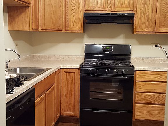 2nd image of 270 Sioux Dr #Townhome