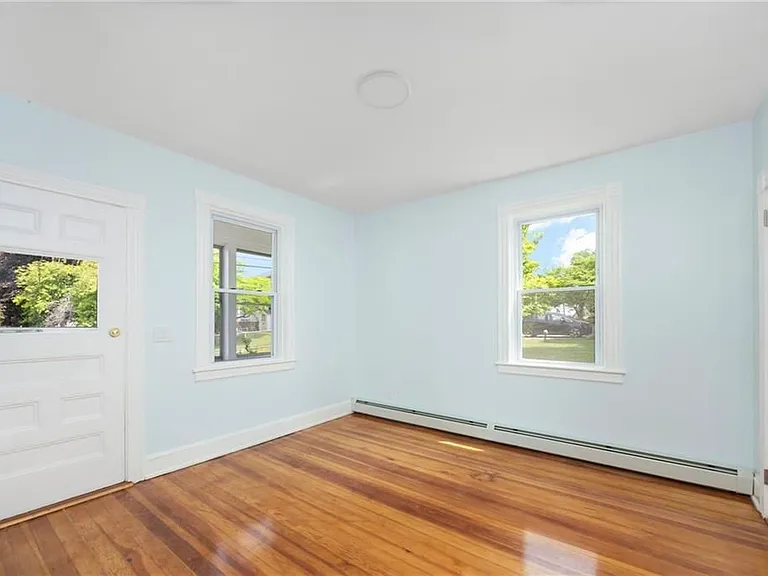 87 Lyman Ave — Photo 15