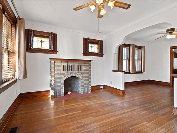 2nd image of 7039 Lansdowne Ave