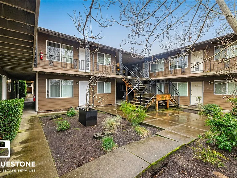 Bayberry Apartments — Photo 9