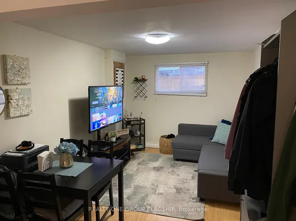 (undisclosed Address), Hamilton, ON L8E 3Z8