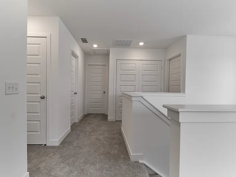 422 Eisenhower St — Photo 34