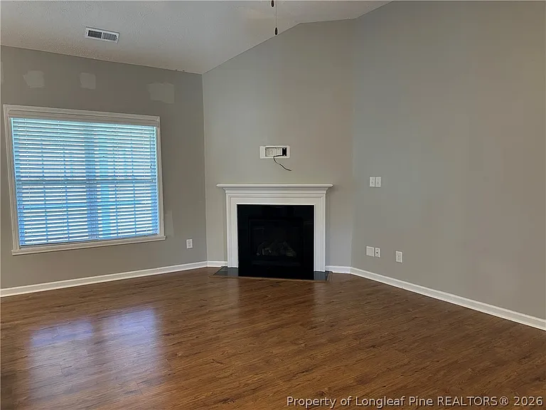 498 New Castle Ln — Photo 8