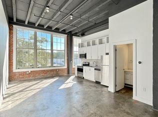 3200 Gillham Rd #203, Kansas City, MO 64109