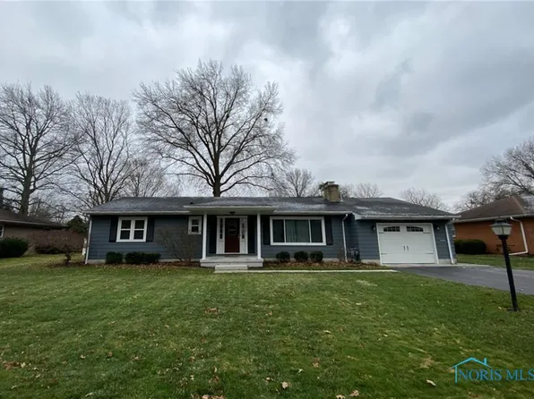 1217 Madison Rd, Fostoria, OH 44830