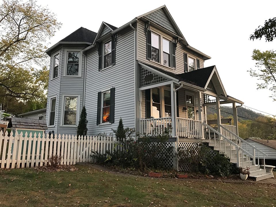 Front of home on Pine Ave