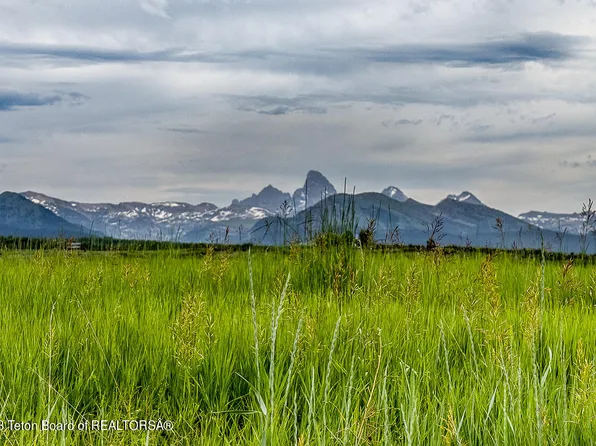 600 Lucky Dr, Tetonia, ID 83452