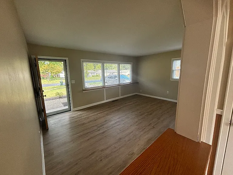 1807 Ashmoor Ln — Photo 6