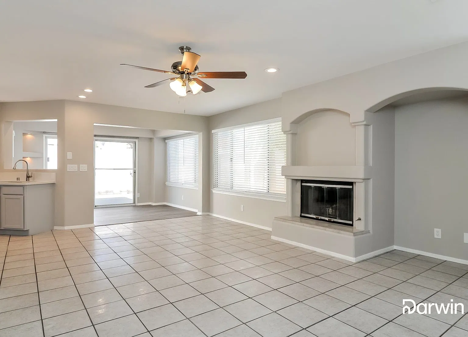 4 bed, 2.5 bath, 2055 sqft, $2,195 — Photo 4