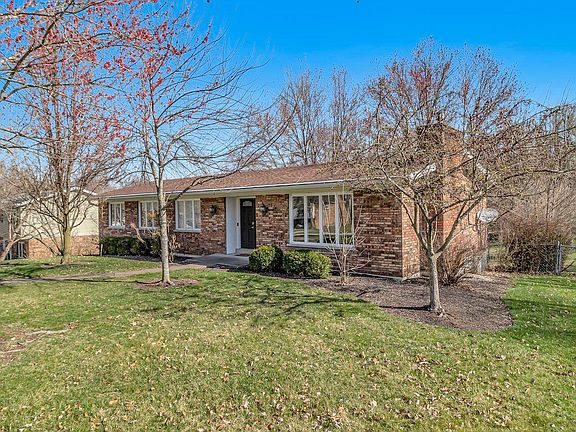 3rd image of 201 W Dilcrest Cir