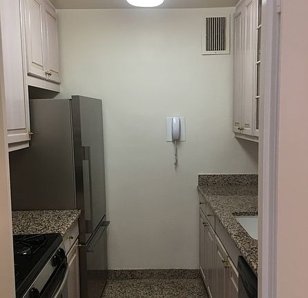 4th image of 60 W 57th St APT 3J