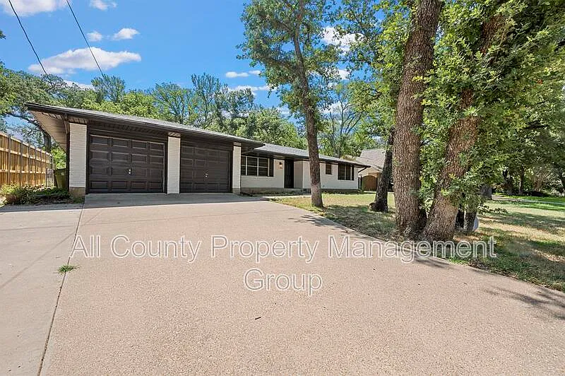 3 bed, 2.0 bath, 1706 sqft, $2,895 — Photo 3