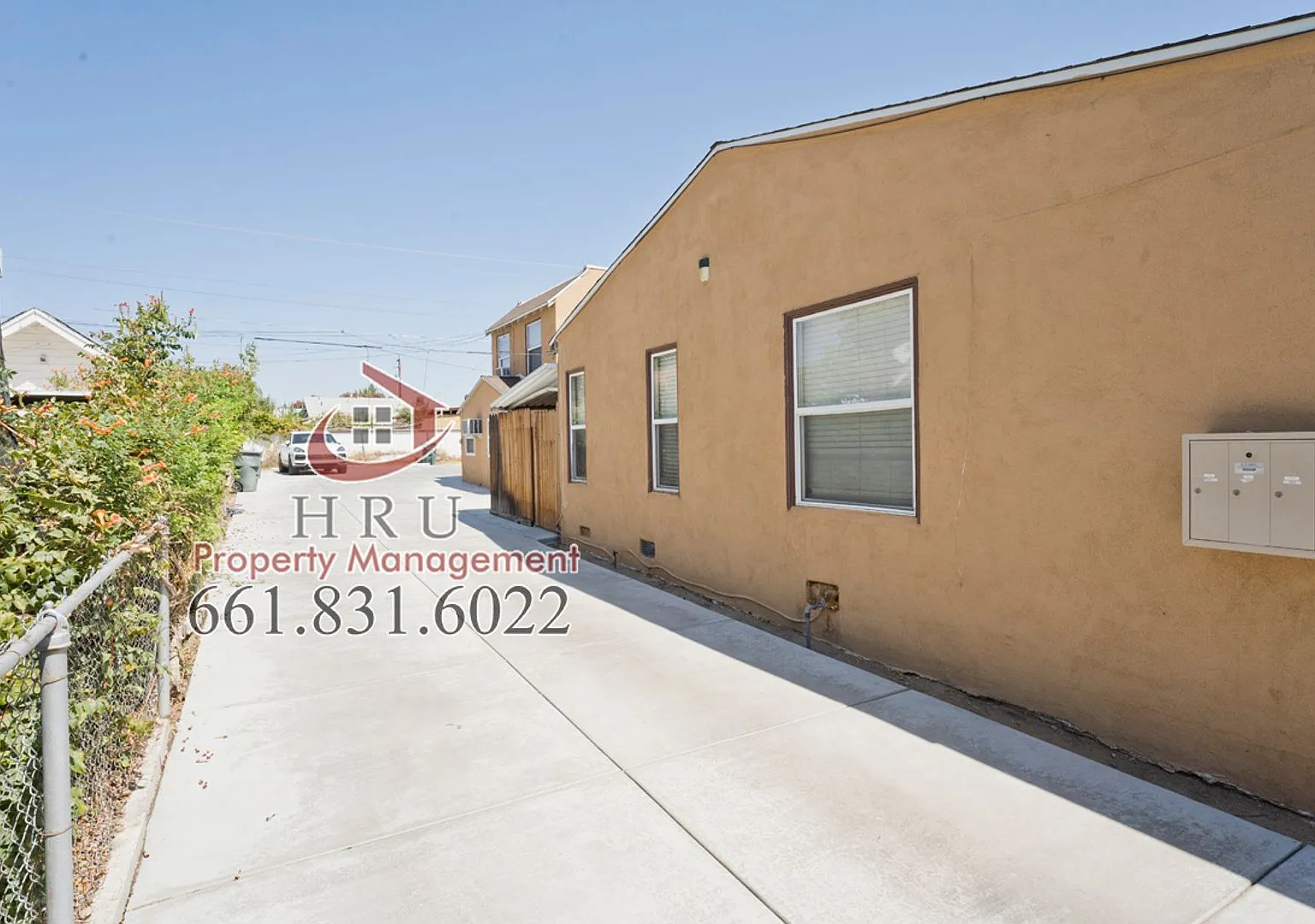 318 Highland Dr — Photo 2