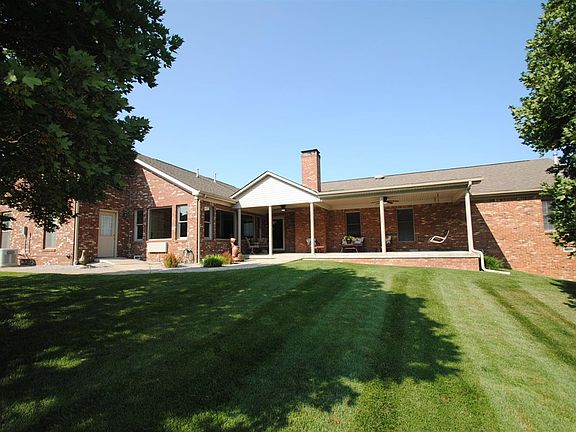 3rd image of 102 Bradburn Ct