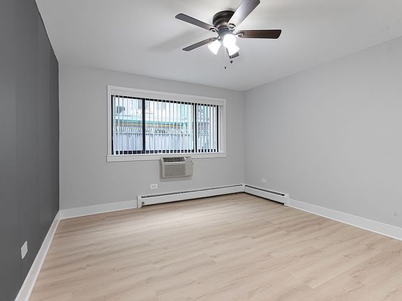 4th image of 6758 N Sheridan Rd APT 338