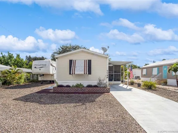 7749 SE Eagle Ave, Hobe Sound, FL 33455