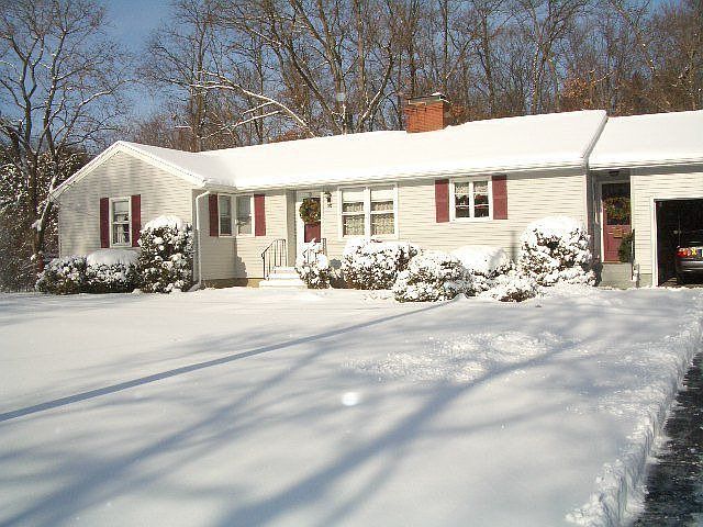Beautil Winter Scene of front yard