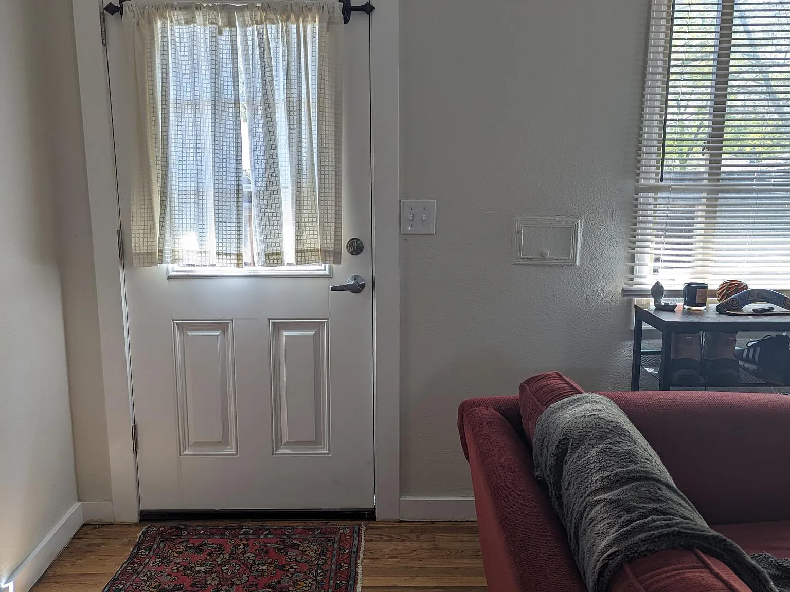 2928 21st Ave — Photo 2