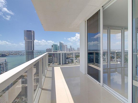 5th image of 600 NE 27th St APT 3605